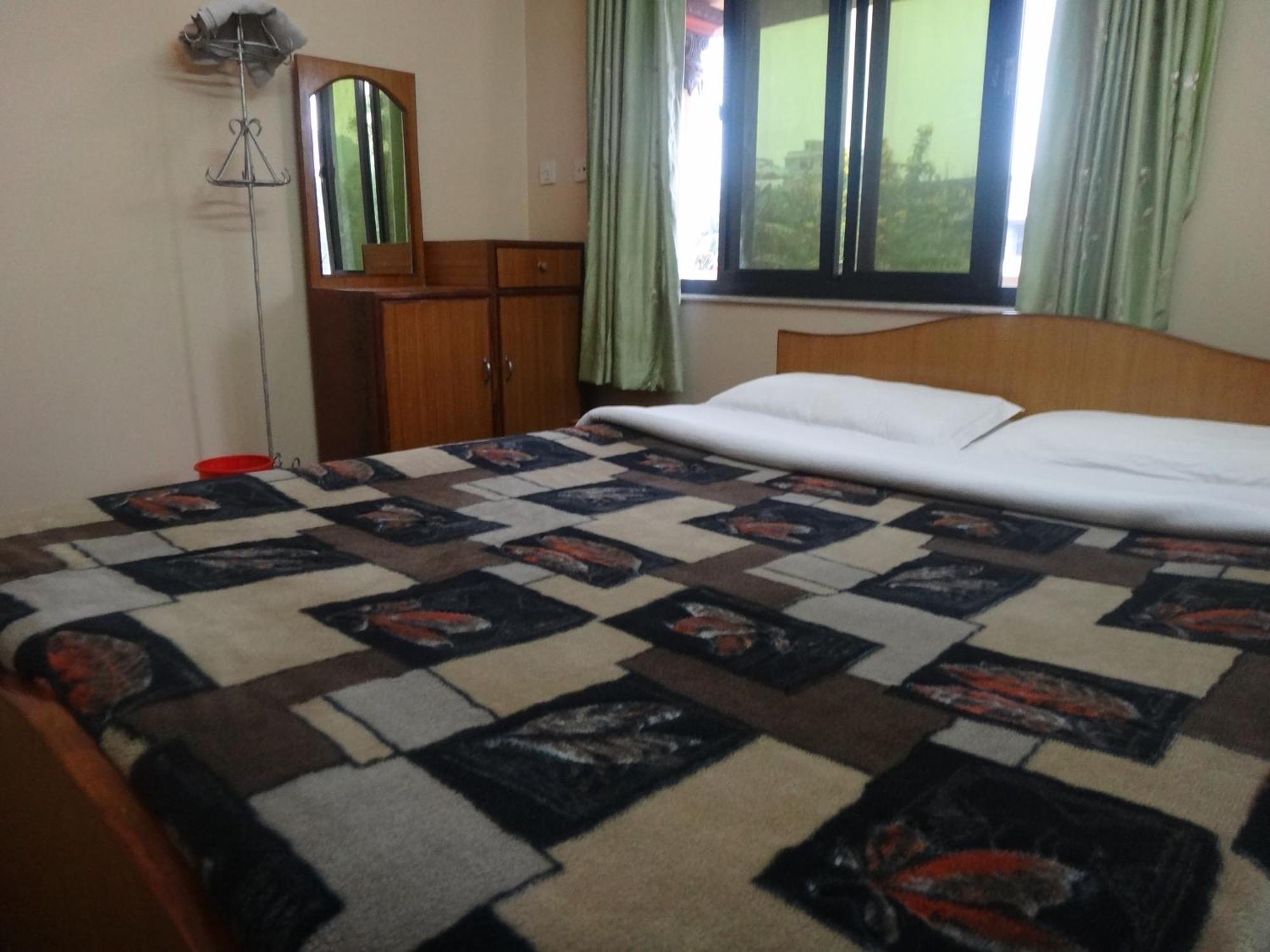Hotel Diplomat Pokhara Habitación foto