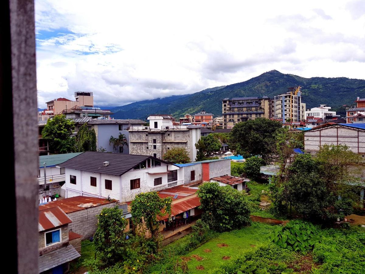 Hotel Diplomat Pokhara Exterior foto