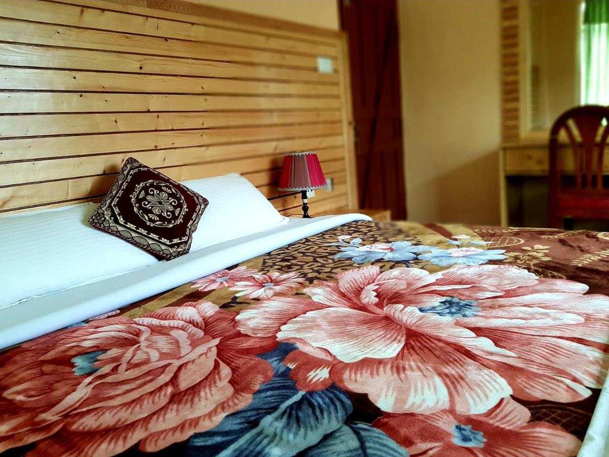 Hotel Diplomat Pokhara Exterior foto